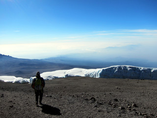 キリマンジャロ　頂上の氷河