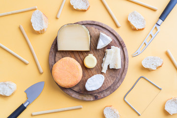 Fototapeta na wymiar Snack of assortiment quality cheese