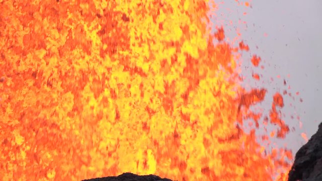Kilauea Volcano Eruption 2018 - Incredible Lava Fountain Close Up
