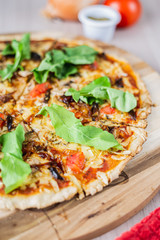 close up sweet primavera vegan pizza