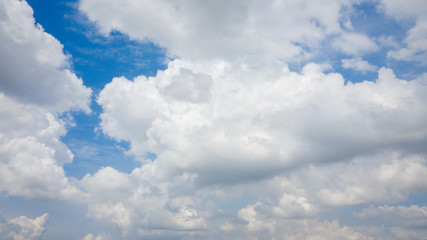 Fototapeta premium Blue sky background with clouds