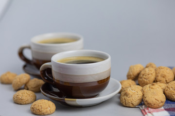 Cookie and two cups of coffee. Kruidnoten, pepernoten, strooigoed