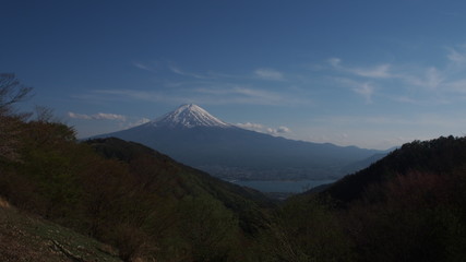 Fototapeta na wymiar 連なる山脈と富士山と綺麗な夕焼け