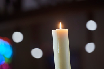 velas en la iglesia