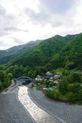 道志川と丹沢山系（神奈川県）