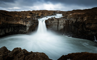 La cascade de Aldeyjarfoss