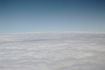 Fototapeta na wymiar Ciel et nuages depuis avion