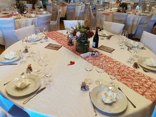 wedding table glasses restaurant farm