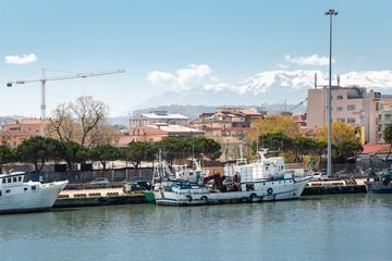 Fototapeta na wymiar River and city of Pescara