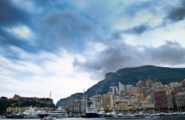 Fototapeta na wymiar the port of montecarlo full of yachts
