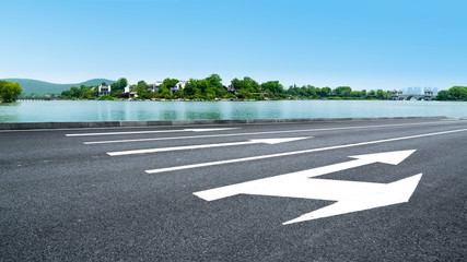 Obraz premium Road Pavement and Natural Landscape of Landscape..