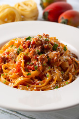 Tagliatelle con ragu alla bolognese, Cucina Italiana