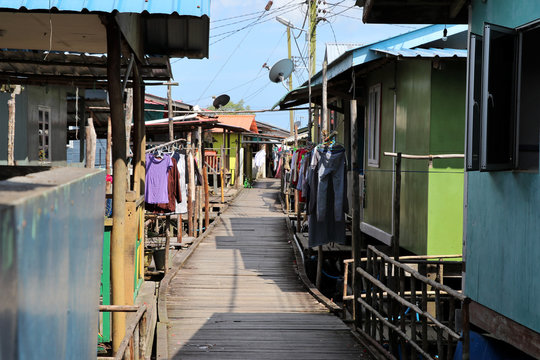 Stilt houses of a fishing village, Sarawak, Borneo, Malaysia, Asia