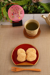 美味しそうな和菓子と日本茶