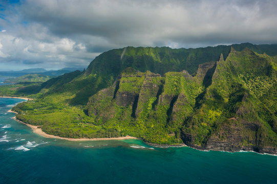 Hawaii, Kauai, Aerial of the Na Pali Coast, Na Pali Coast State Wilderness Park