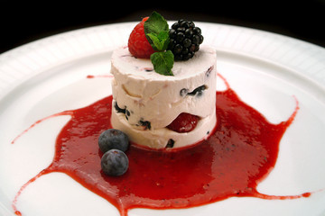 Italian food recipes, creamy pie with berries.