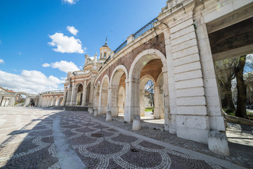 Obraz premium Church of San Antonio in Aranjuez, Madrid, Spain. Stone arches and walkway linked to the Palace of Aranjuez