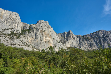 Russia. Crimea. The road to Bakhchisarai. Baidaro-Kastropol wall. Middle Cliff Mshatka
