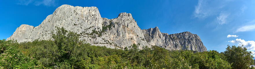 Russia. Crimea. The road to Bakhchisarai. Panorama Baidaro-Kastropol wall. Middle Cliff Mshatka