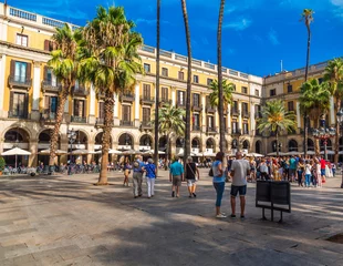 Foto op Canvas BARCELONA, SPANJE - 24 September 2016: Barcelona is de hoofdstad en grootste stad van Catalonië, Spanje. Barcelona is een vervoersknooppunt, waarbij de haven van Barcelona de drukste Europese passagiershaven is © dbvirago