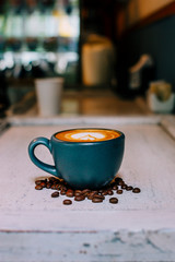 Taza de café en cafetería