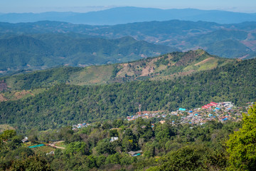 Obraz premium Scenery view of Doi Chaang village, they're producing some of the world’s finest coffee in Chiang Rai province of Thailand.