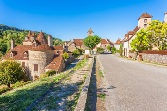 Autoire, vieille ville dans les montagnes, Lot, France 