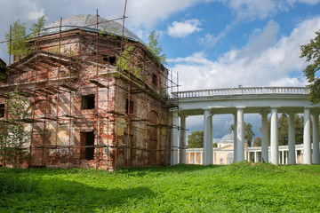 Collapsing buildings Manor Znamenskoye-Rayok