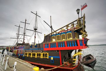 schooner, vintage sailing ship