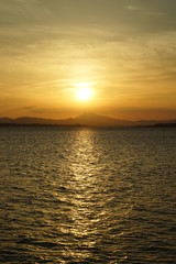 霞ヶ浦と筑波山と夕日