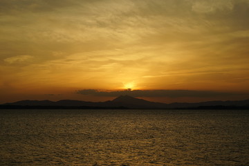 霞ヶ浦と筑波山と夕日