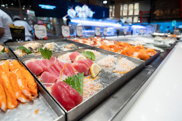 Fish slides placed in trays, Japanese restaurants