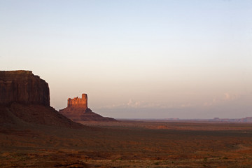 Obraz premium sunset on the monument valley 
