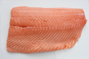 Lachsfilet roh