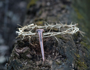 Dornenkrone mit Nagel 