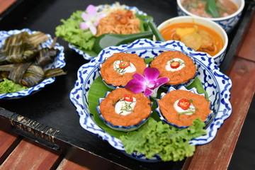 Fresh vegetable chili and curry are served for foreign tourists. Popular Thai food with delicious taste