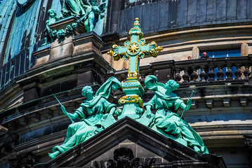 Berliner Dom sculptures 1