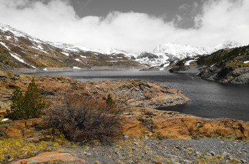 Lanoux Lake in Pyrénées