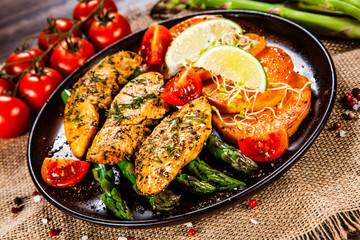 Grilled chicken strips and vegetables