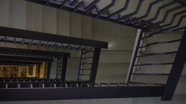 Escalera espiral cuadrada arquitectura