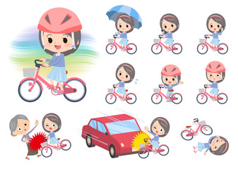 Blue clothing girl_city cycle