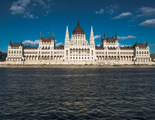 Obraz premium hungarian parliament in budapest