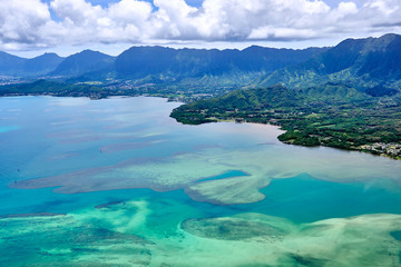 An aerial view of the eastern coast of O'ahu island of Hawaii, USA. - obrazy, fototapety, plakaty