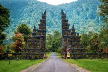 Papier Peint photo Lavable Bali Bali, Indonésie, monument architectural, portes du temple dans le nord de Bali