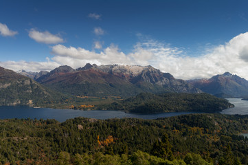 Fototapeta na wymiar Vista desde el Cerro Campanario, Bariloche, Argentina