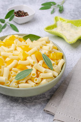 Pasta with slices of yellow pepper