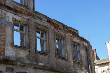 house after bombing,old house in ruined state, house ruins
