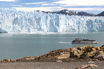 Front view of Glacier Perito Moreno in, El Calafate , Argentina
