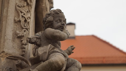 Fototapeta na wymiar statue of an angel