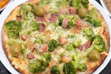 Delicious ready-to-eat pizzas